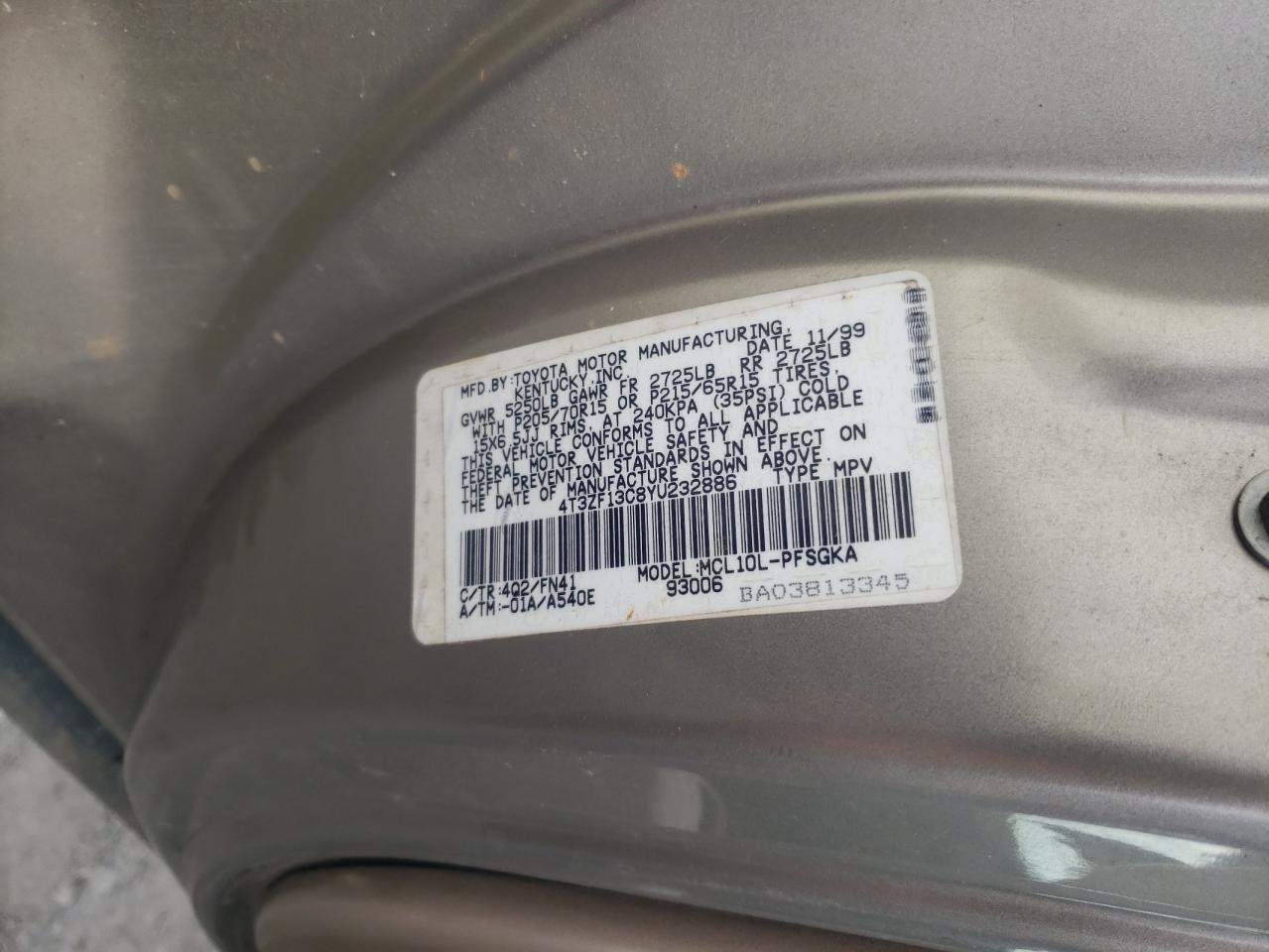 4T3ZF13C8YU232886 2000 Toyota Sienna Le