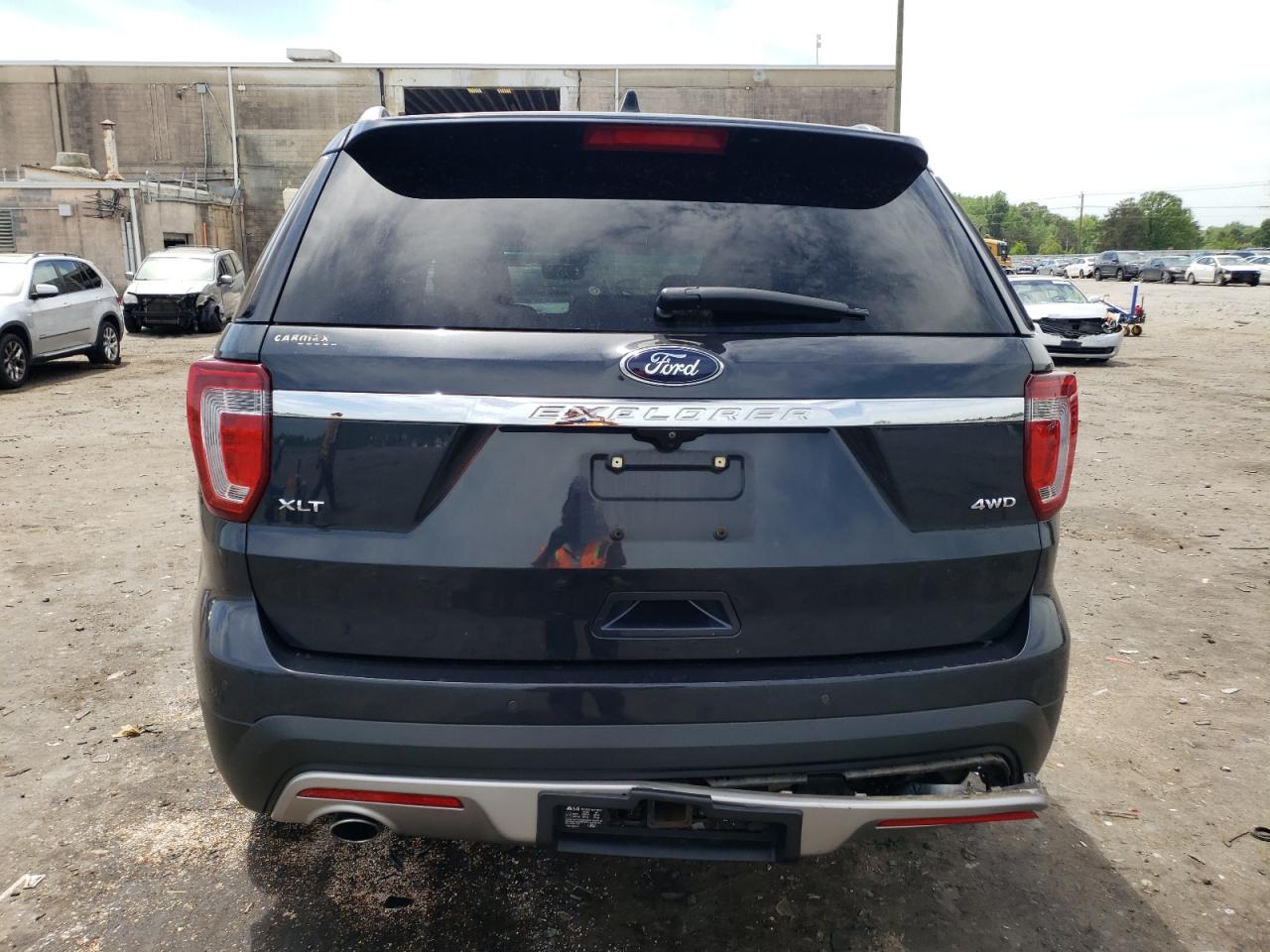 1FM5K8D82HGA52761 2017 Ford Explorer Xlt