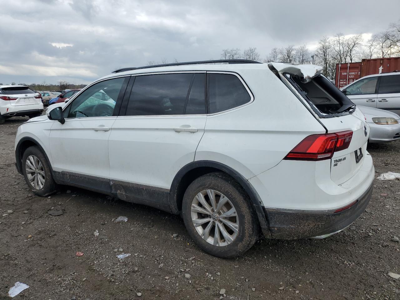 3VV2B7AX1JM133843 2018 Volkswagen Tiguan Se