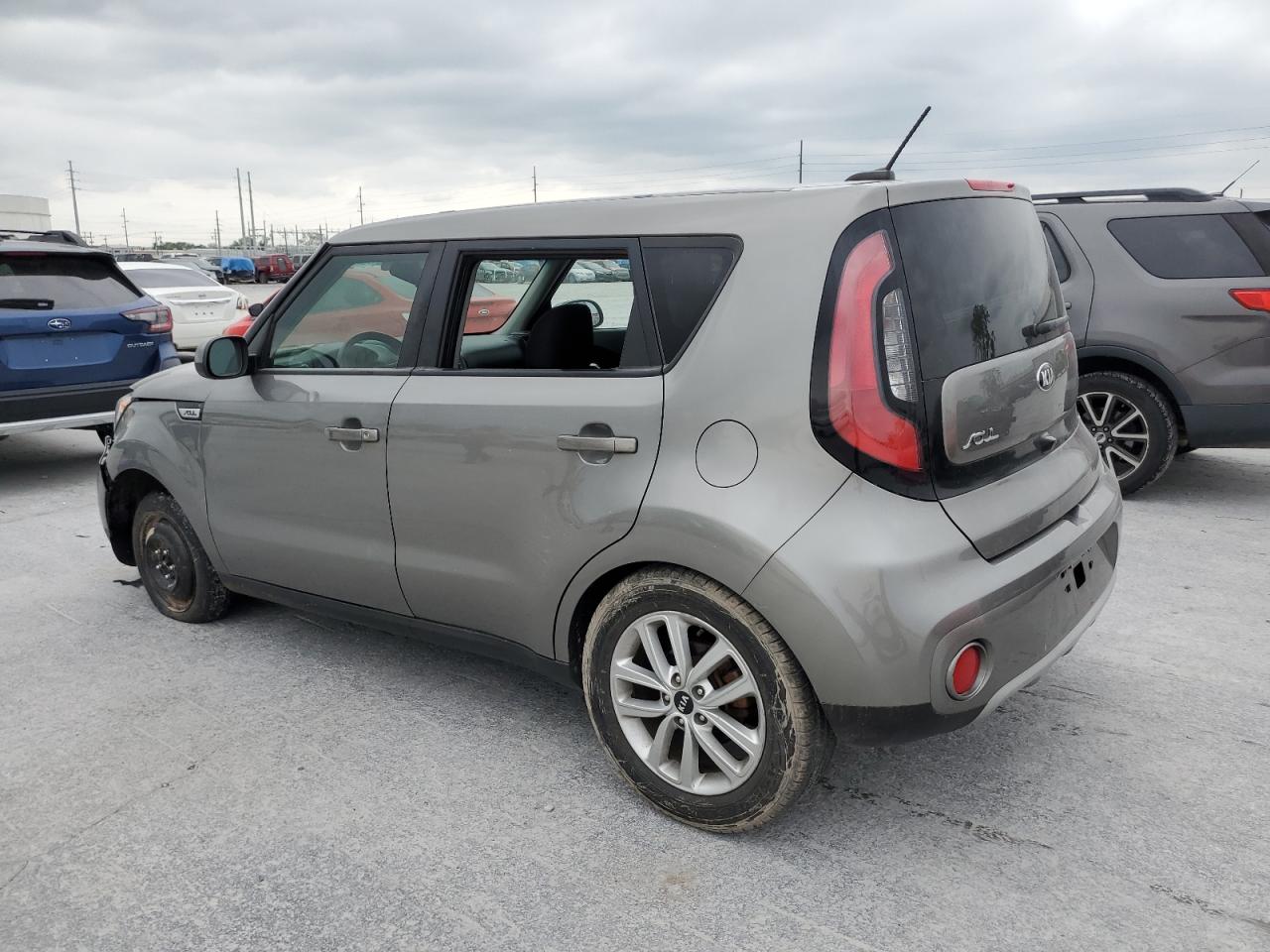 KNDJP3A58K7698914 2019 Kia Soul +