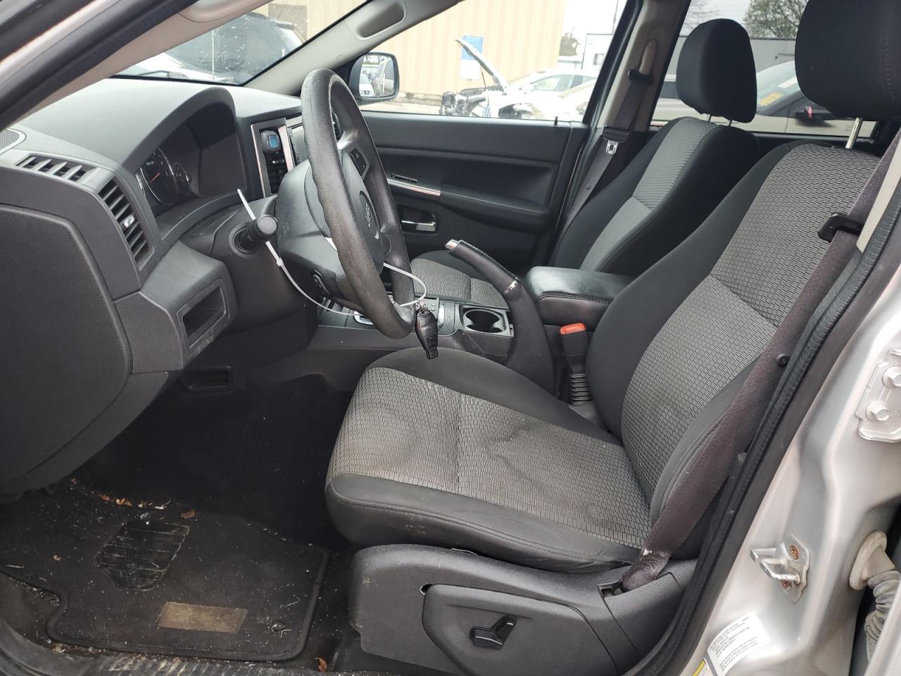 1J8GR48K49C543132 2009 Jeep Grand Cherokee Laredo