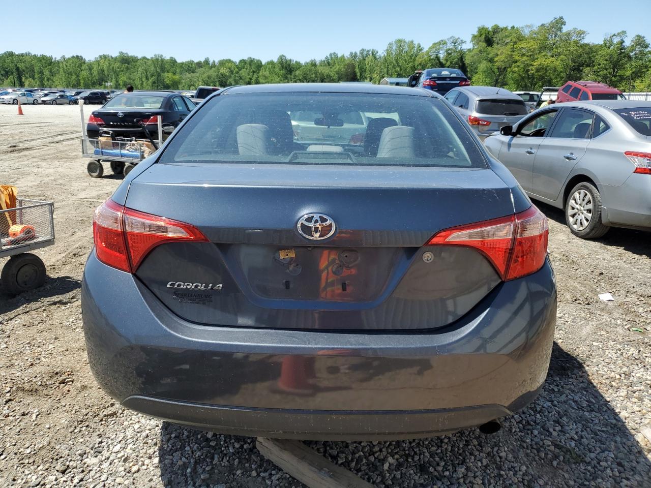 2018 Toyota Corolla L vin: 5YFBURHEXJP852204