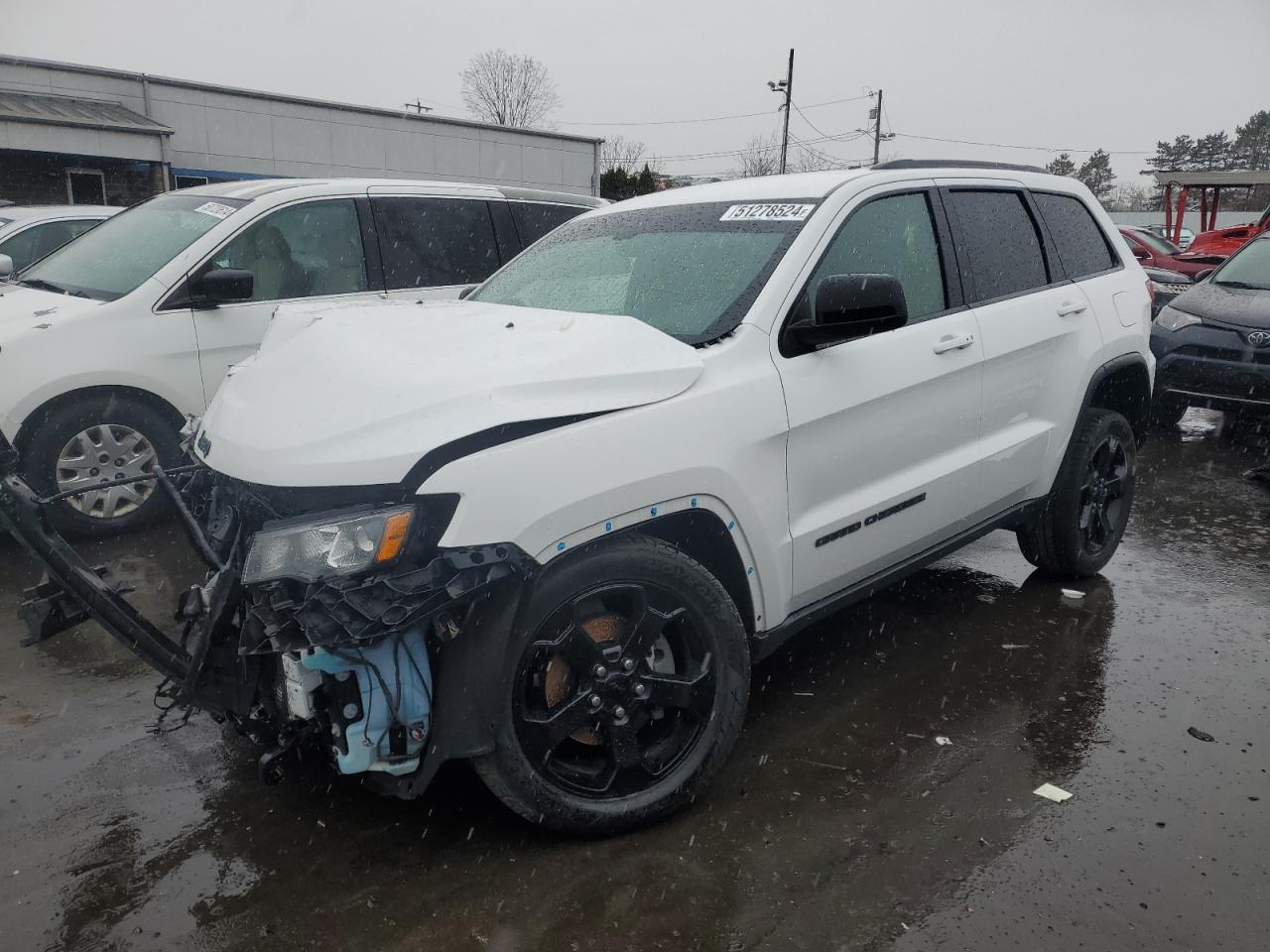 1C4RJFAG3JC483695 2018 Jeep Grand Cherokee Laredo