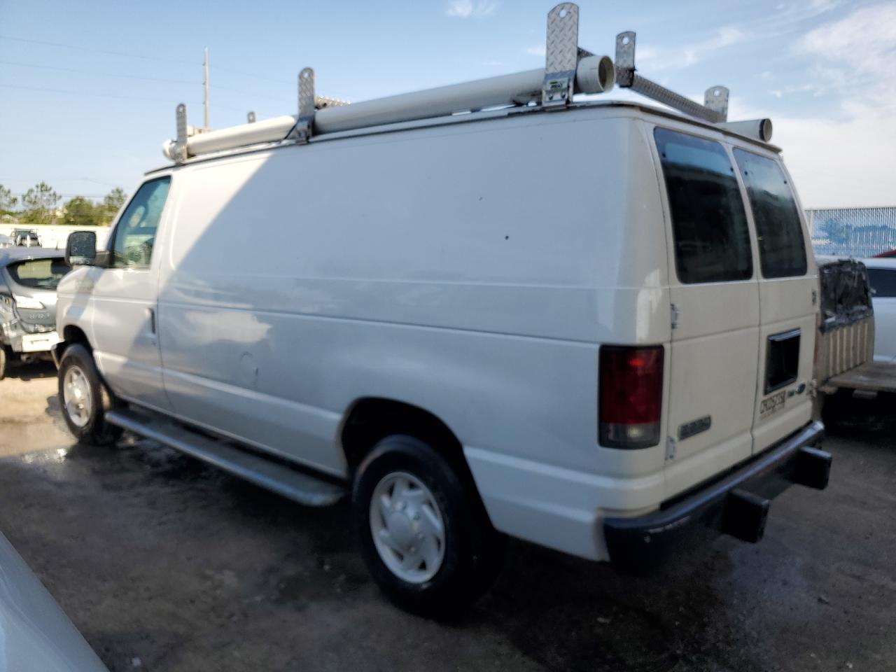 1FTNE24W09DA35631 2009 Ford Econoline E250 Van