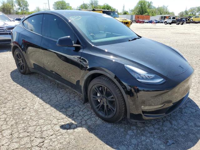 5YJYGDEE4MF256272 Tesla Model Y  4