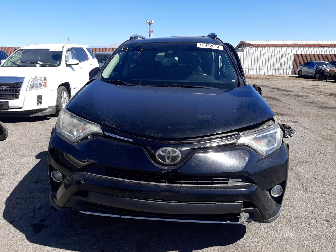 2T3WFREV6HW350435 2017 Toyota Rav4 Xle