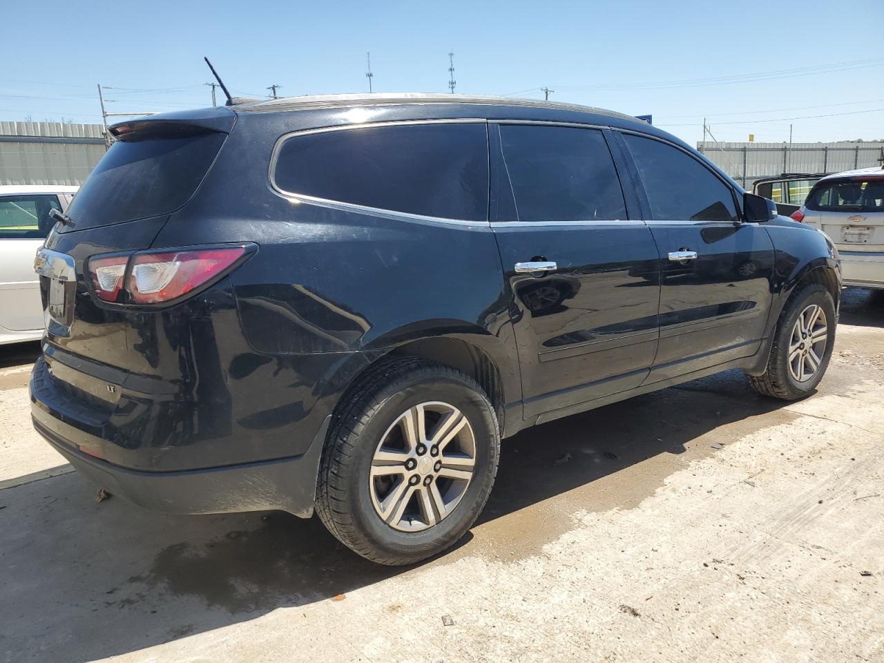 1GNKRGKD0HJ126993 2017 Chevrolet Traverse Lt