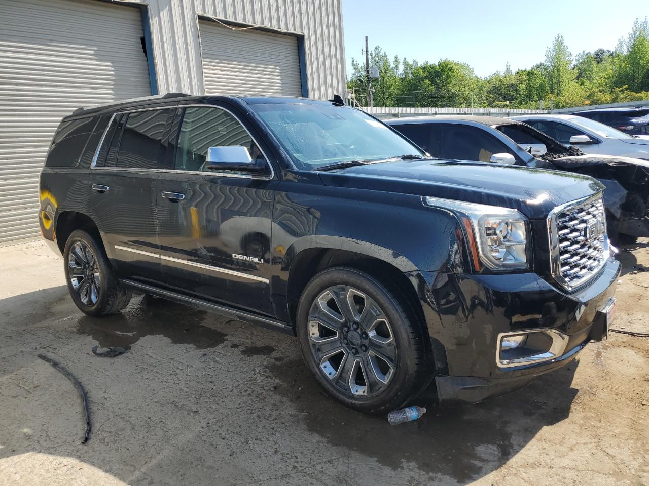 2019 GMC Yukon Denali vin: 1GKS2CKJ1KR322529