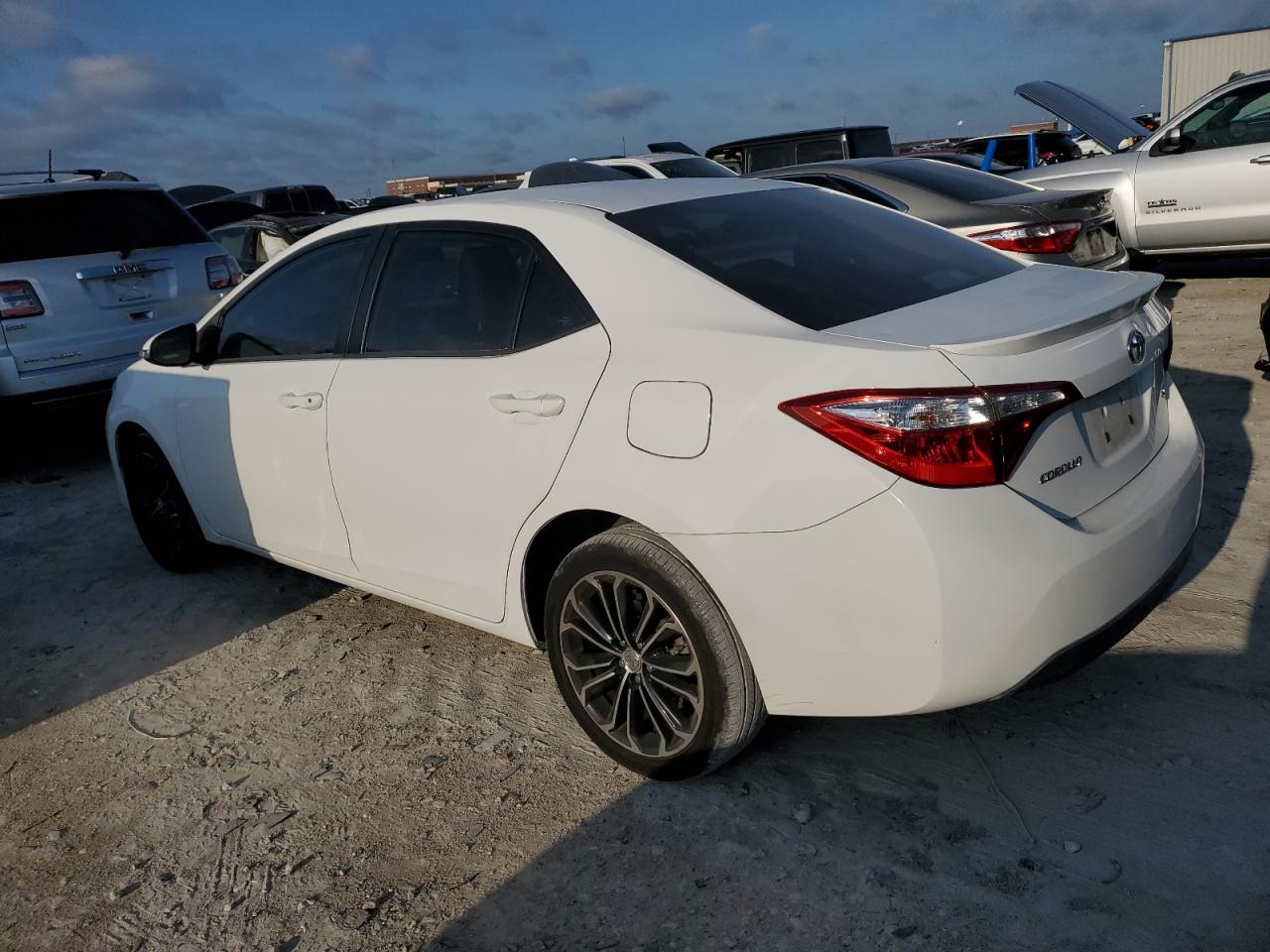 2T1BURHE4FC340977 2015 Toyota Corolla L