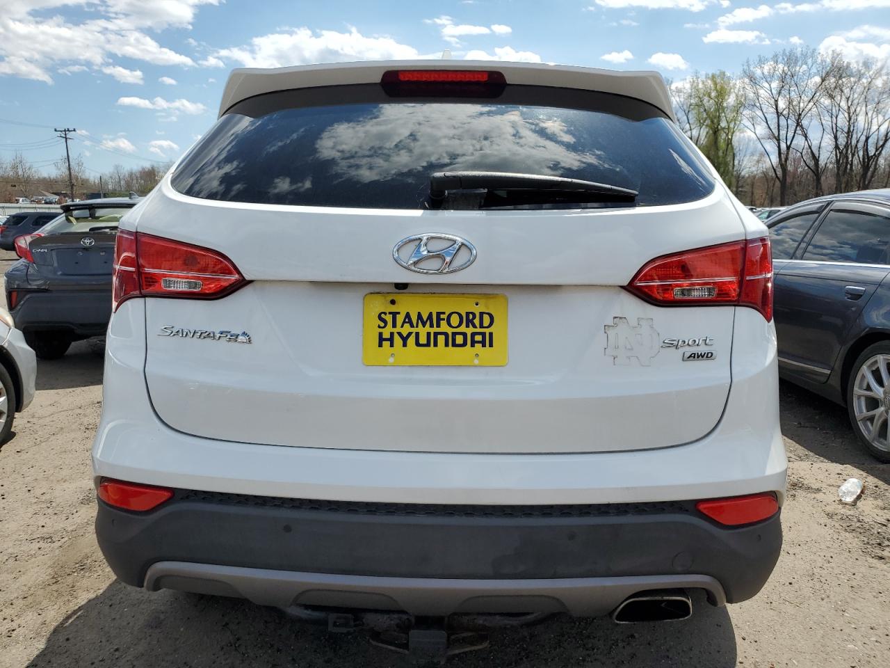 2016 Hyundai Santa Fe Sport vin: 5XYZUDLB9GG328005