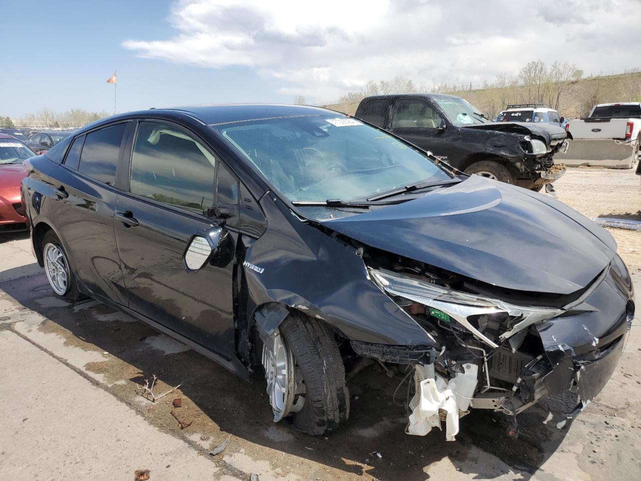 JTDKBRFU8J3599568 2018 Toyota Prius