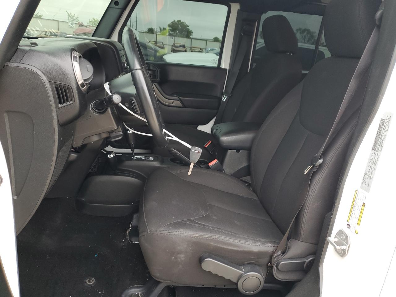 1C4BJWDG0GL308827 2016 Jeep Wrangler Unlimited Sport