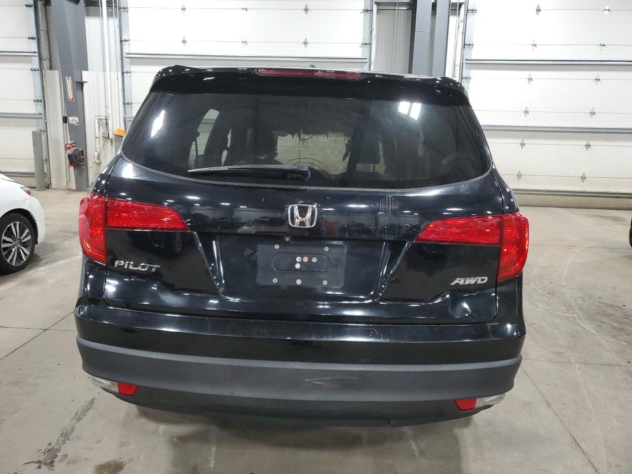 5FNYF6H50GB006025 2016 Honda Pilot Exl