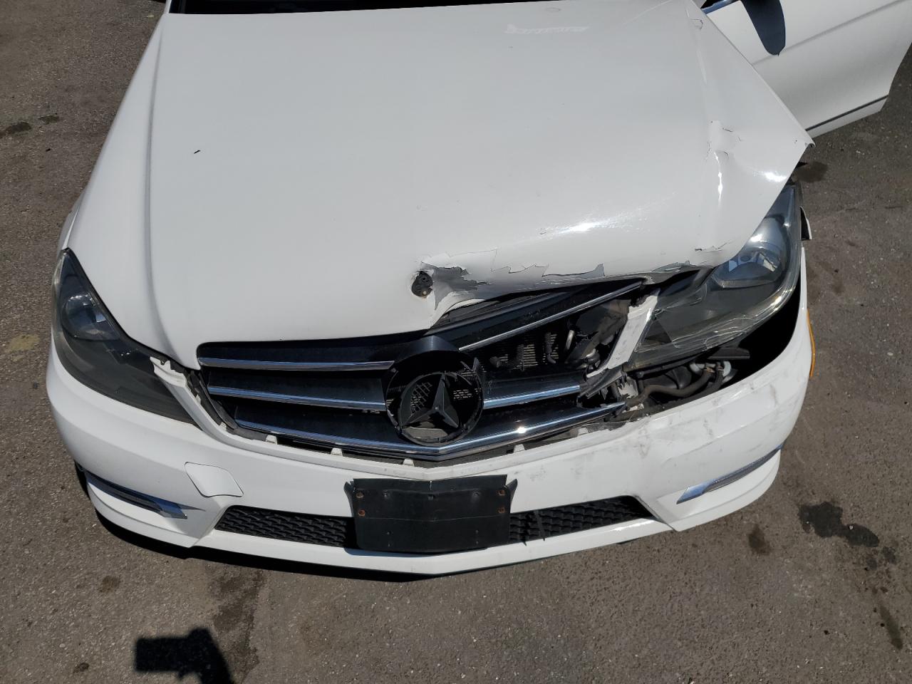 WDDGF8AB1EA936969 2014 Mercedes-Benz C 300 4Matic