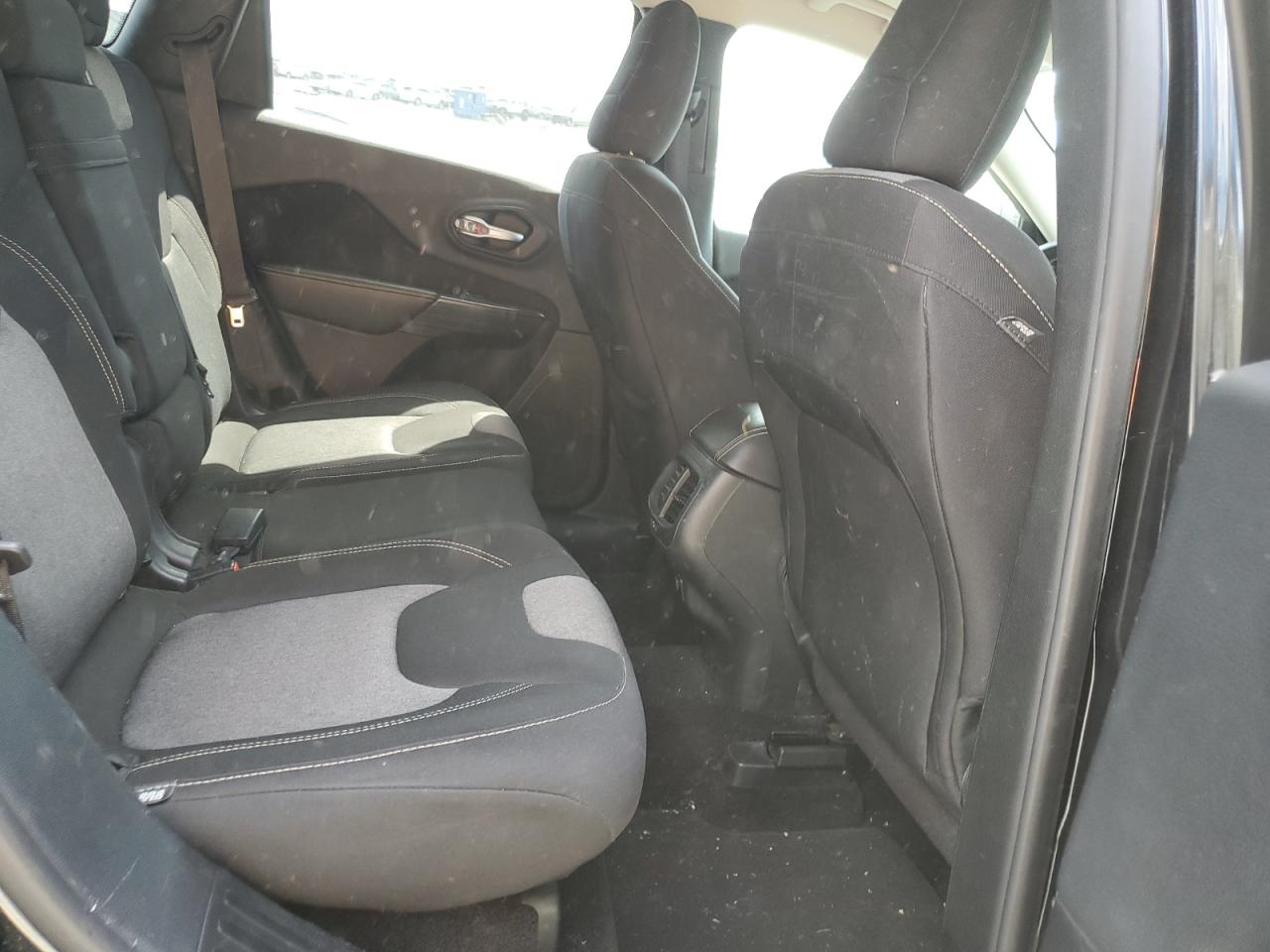 1C4PJLCB1EW155462 2014 Jeep Cherokee Latitude