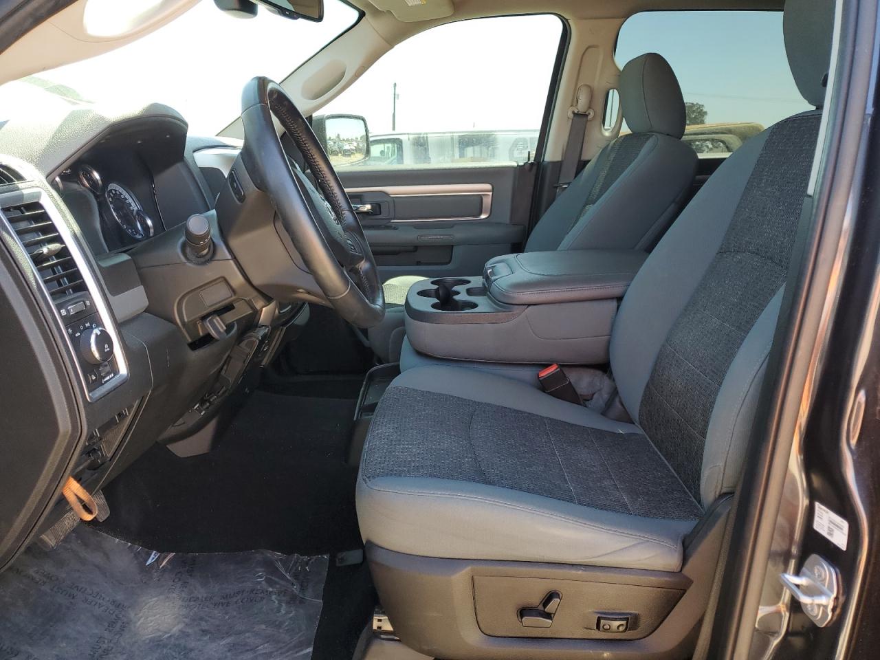 1C6RR6TT1KS711548 2019 Ram 1500 Classic Slt