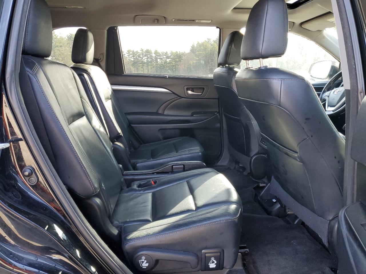 5TDJKRFH0FS189576 2015 Toyota Highlander Xle