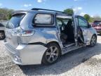 TOYOTA SIENNA SE photo