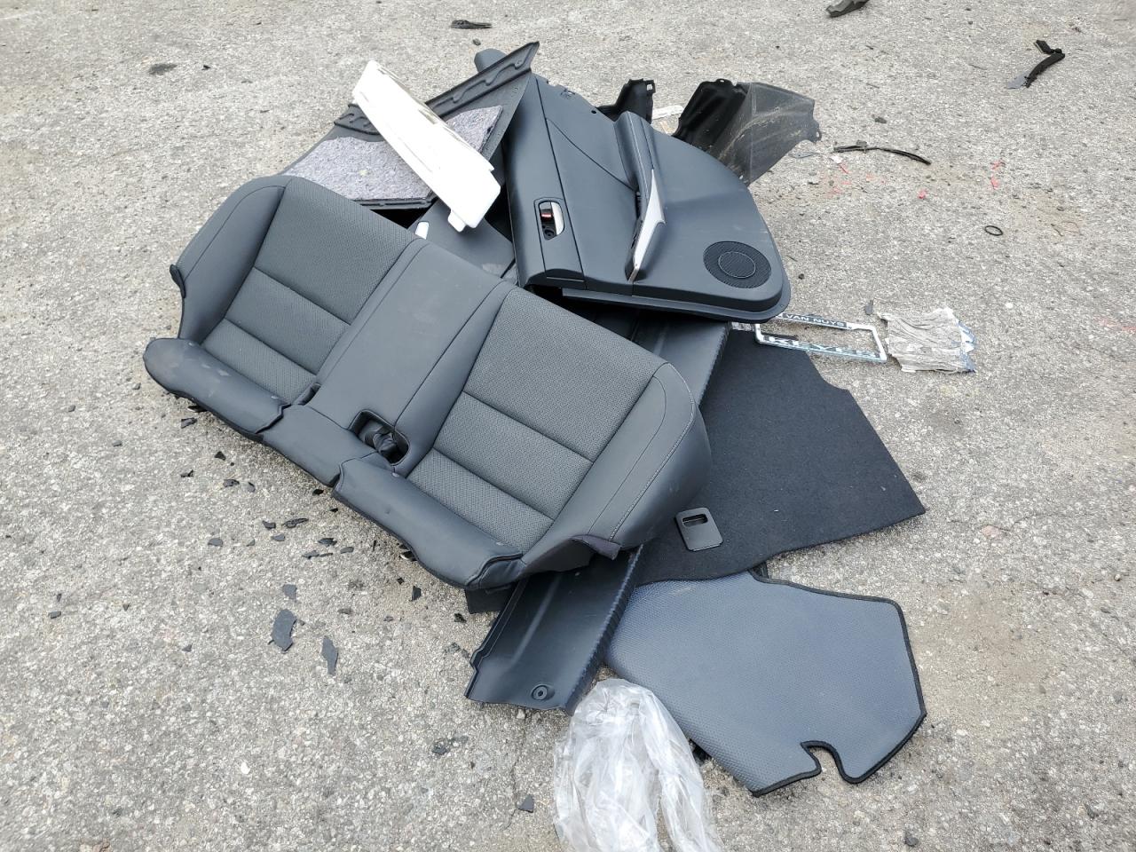 JTHBA1D21J5075686 2018 Lexus Is 300