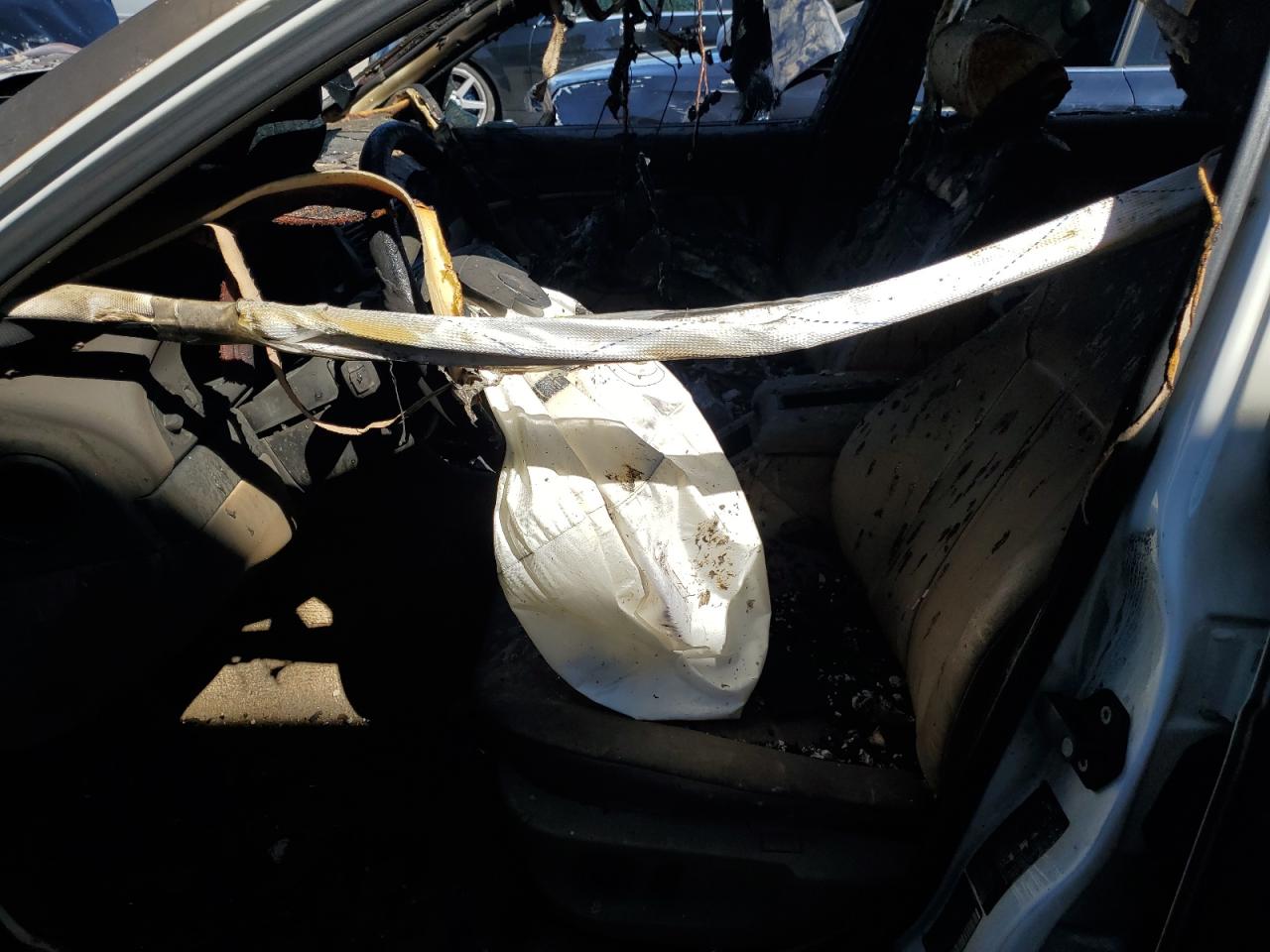 WBADM6345YGU12843 2000 BMW 528 I Automatic