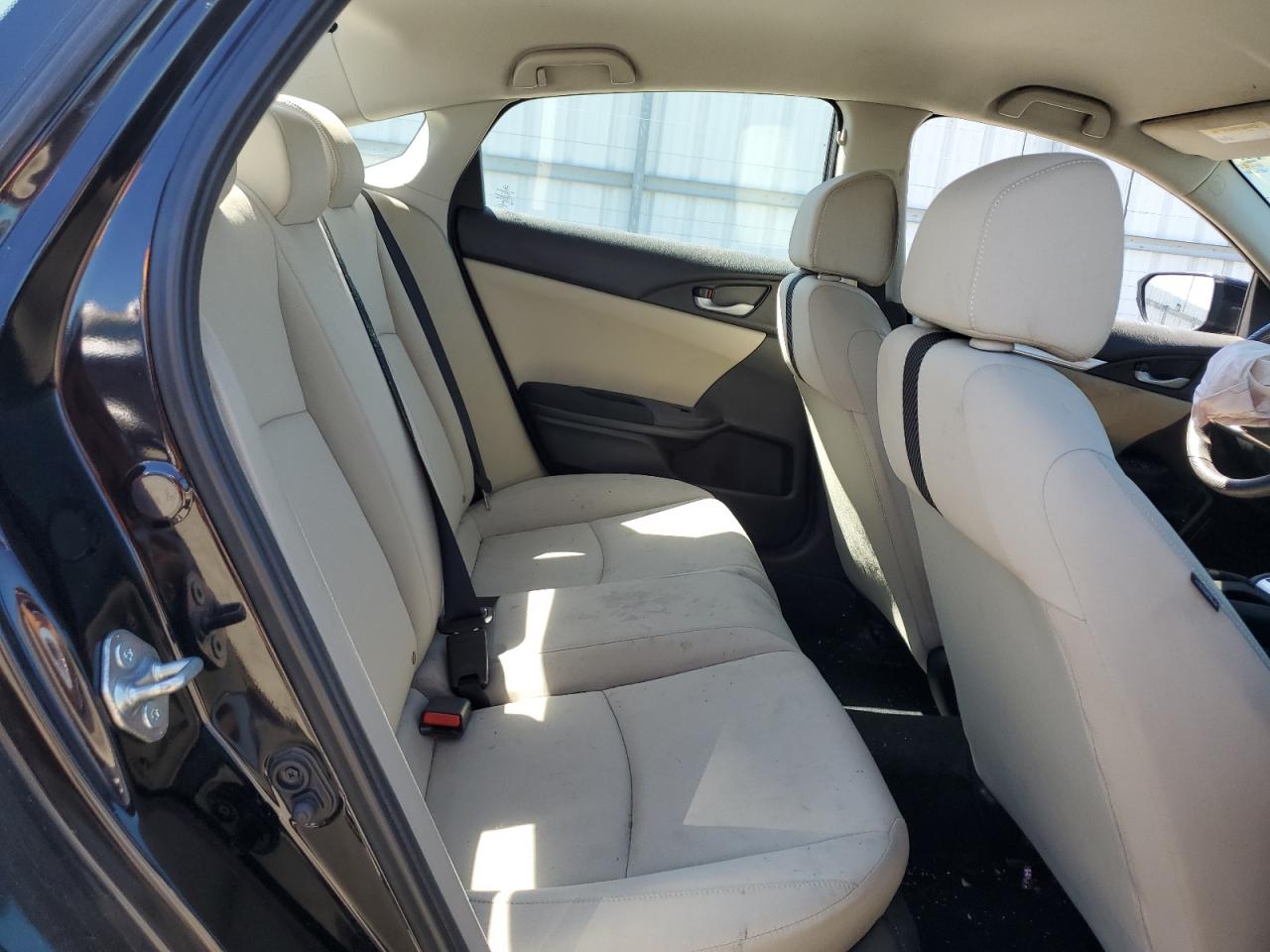 2HGFC2F50JH587492 2018 Honda Civic Lx