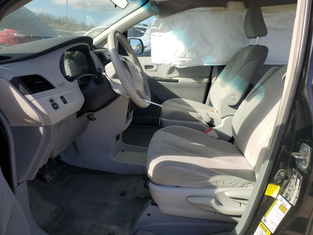 5TDZK3DCXDS308142 2013 Toyota Sienna