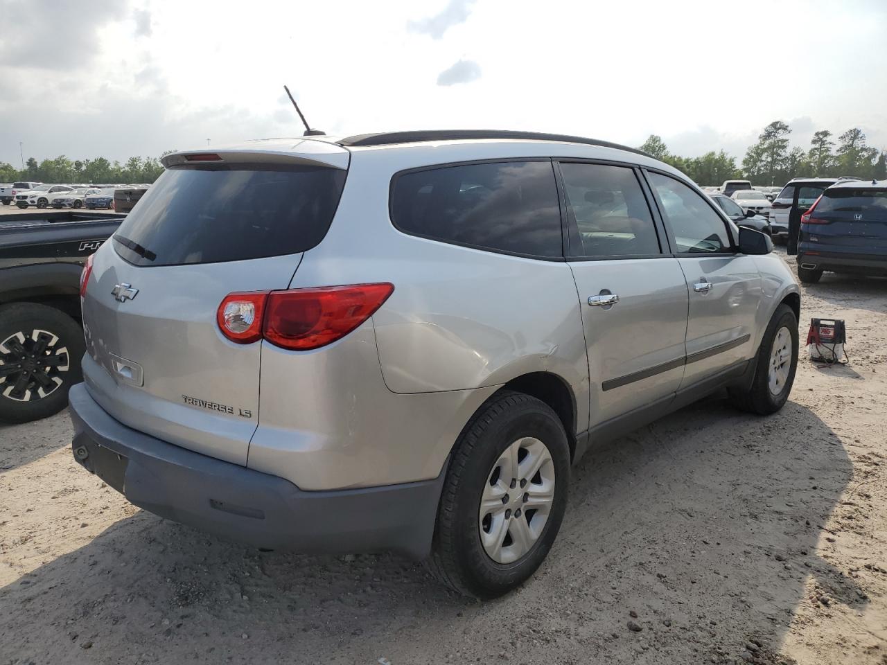 2012 Chevrolet Traverse Ls vin: 1GNKRFED5CJ382240