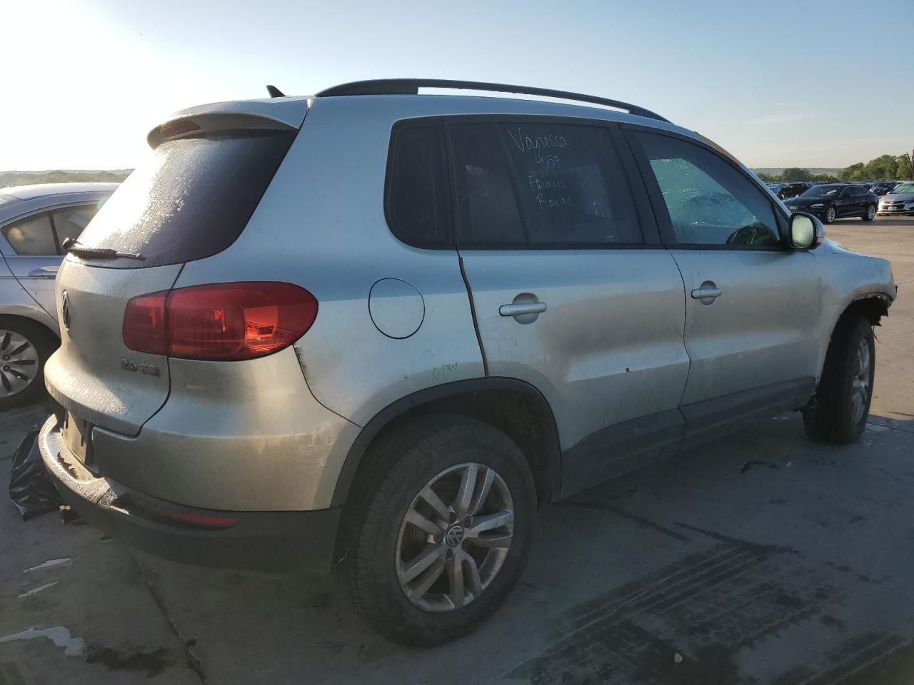 2015 Volkswagen Tiguan S vin: WVGAV7AX1FW556054