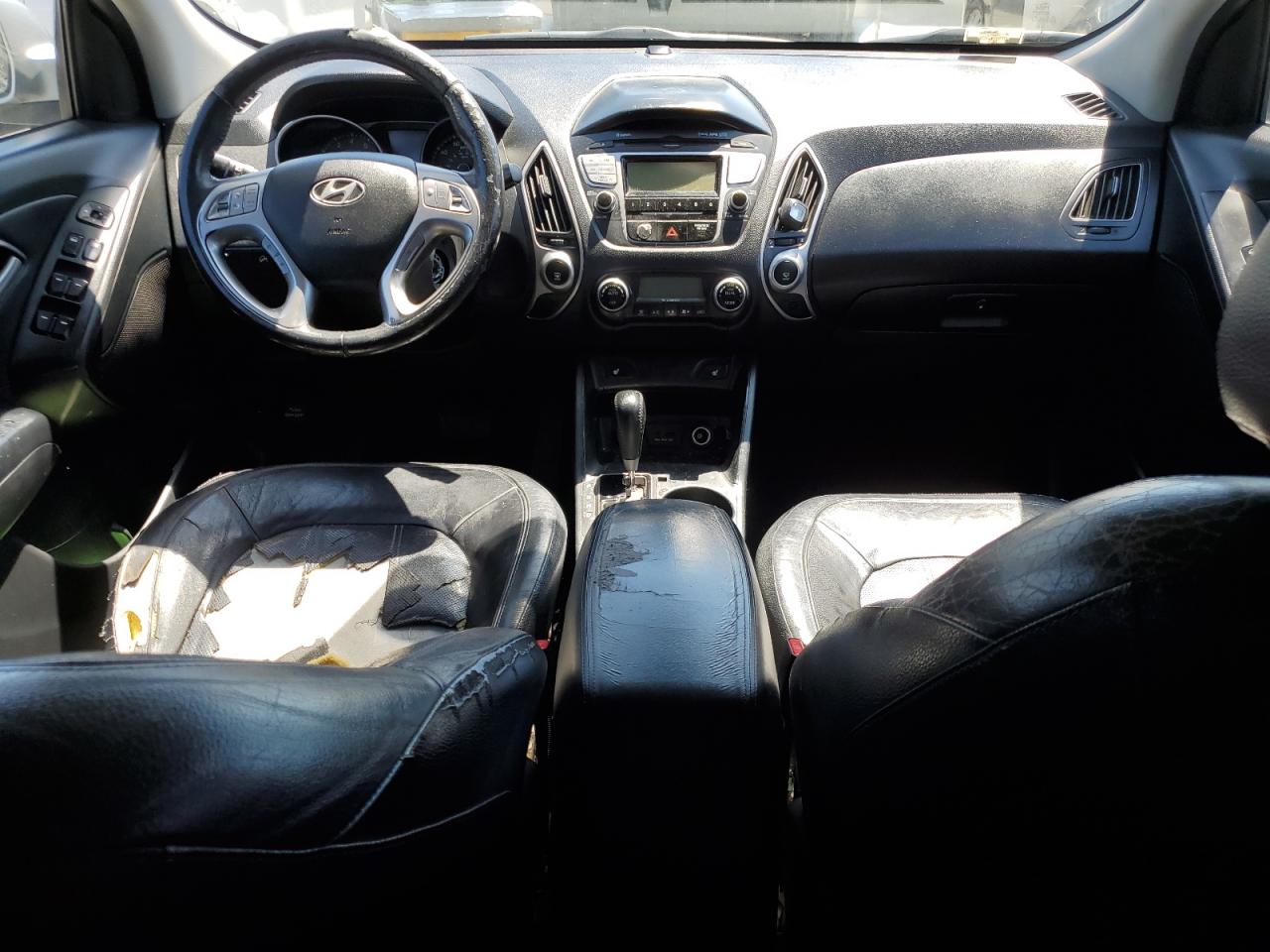 KM8JU3AC0AU012867 2010 Hyundai Tucson Gls