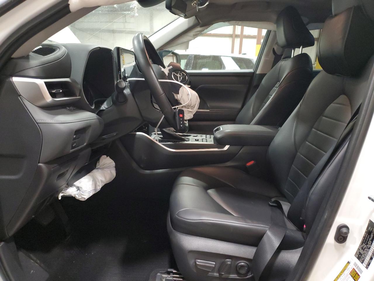 5TDGZRBH3MS547469 2021 Toyota Highlander Xle