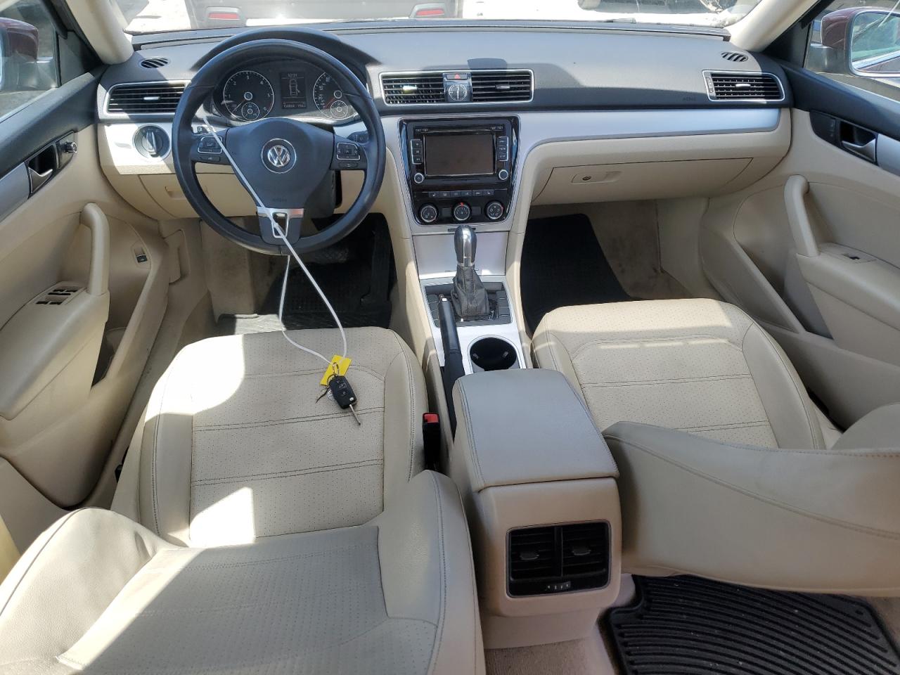 1VWBN7A39DC005744 2013 Volkswagen Passat Se