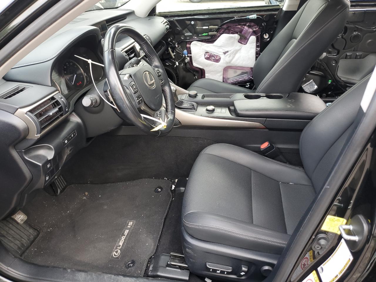 JTHBA1D21J5075686 2018 Lexus Is 300