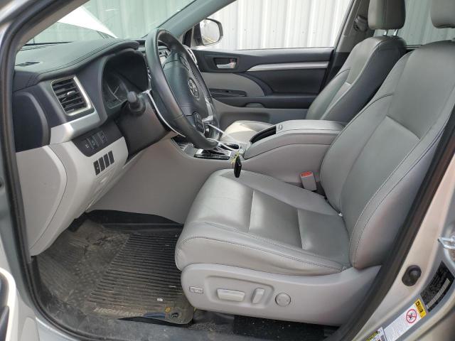 VIN 5TDJZRFH4KS618742 2019 Toyota Highlander, SE no.7