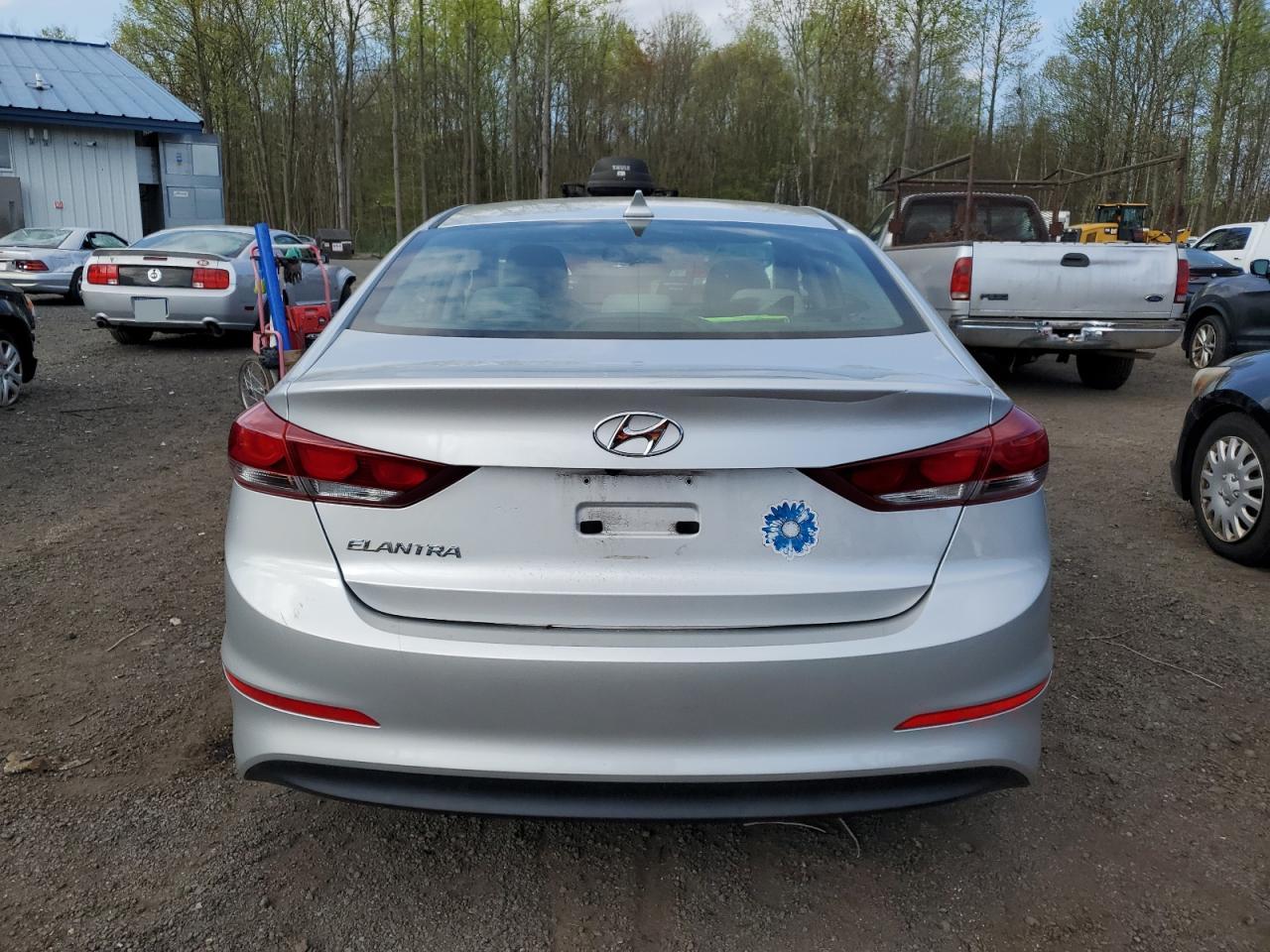 5NPD84LF6HH186658 2017 Hyundai Elantra Se