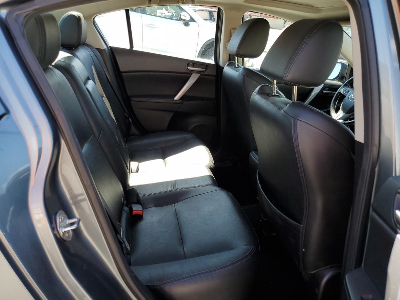 JM1BL1W71C1658838 2012 Mazda 3 I