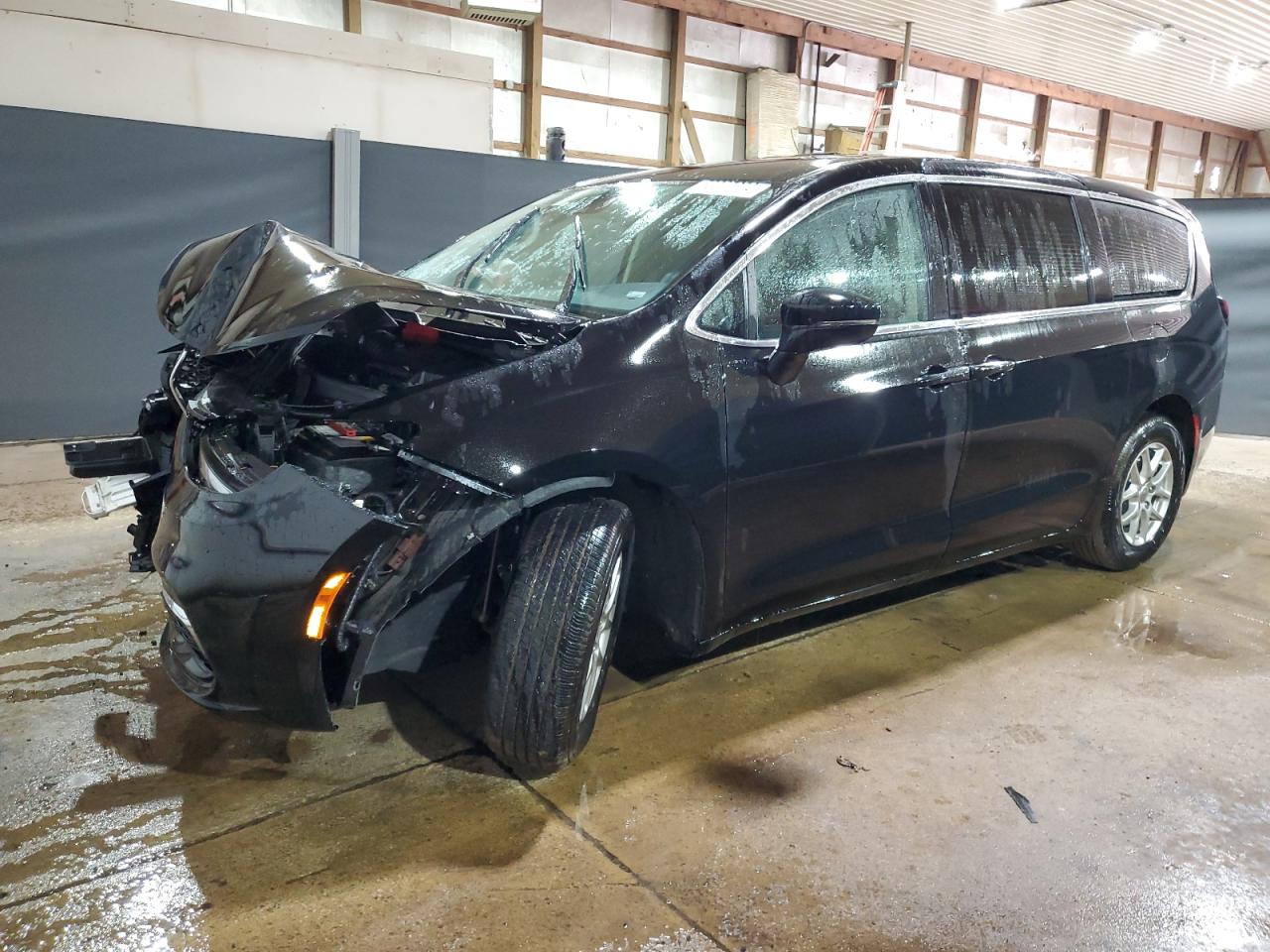 2024 Chrysler Pacifica Touring L vin: 2C4RC1BG2RR124725