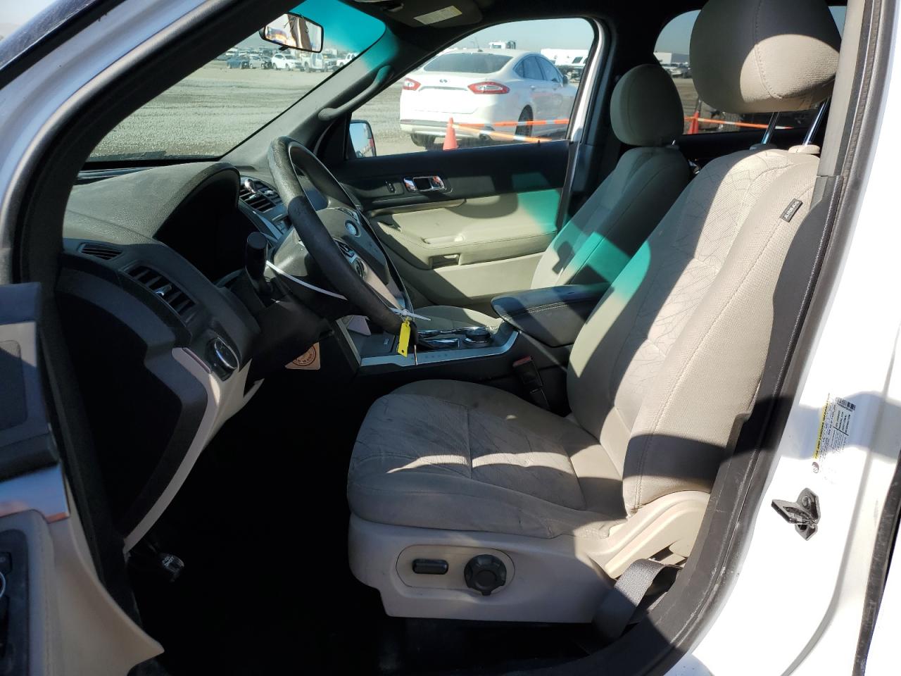 1FM5K8B84FGB52697 2015 Ford Explorer