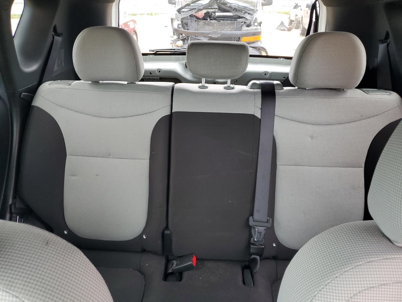 KNDJN2A22G7389307 2016 Kia Soul