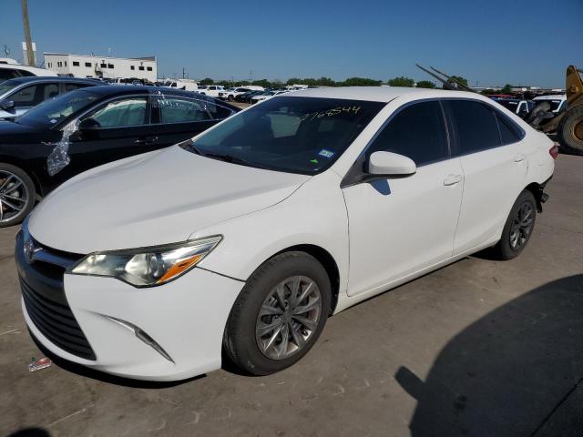 Lot #2500593306 2016 TOYOTA CAMRY LE salvage car