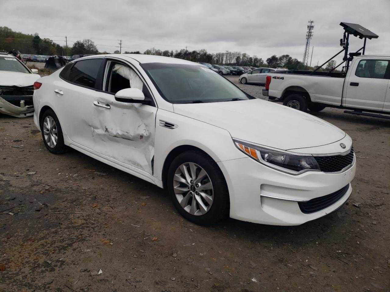 5XXGT4L33HG141061 2017 Kia Optima Lx