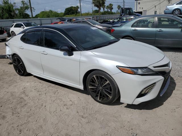 VIN 4T1B61HK1KU296947 2019 Toyota Camry, Xse no.4