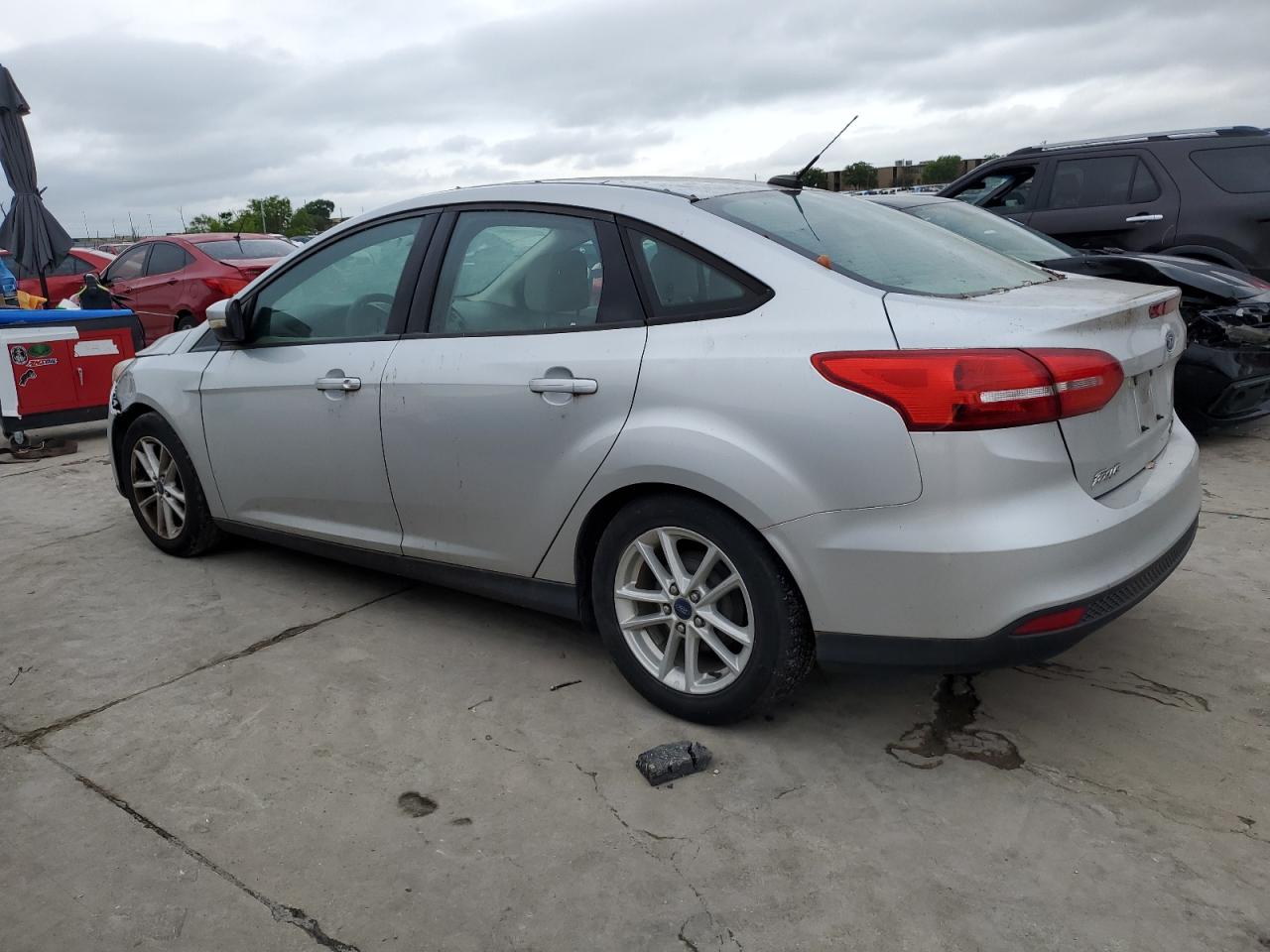 2015 Ford Focus Se vin: 1FADP3F28FL329033