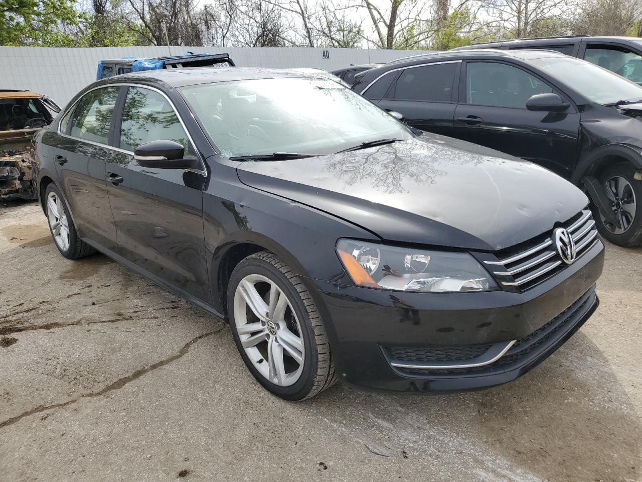 2014 Volkswagen Passat Se vin: 1VWBT7A35EC078035