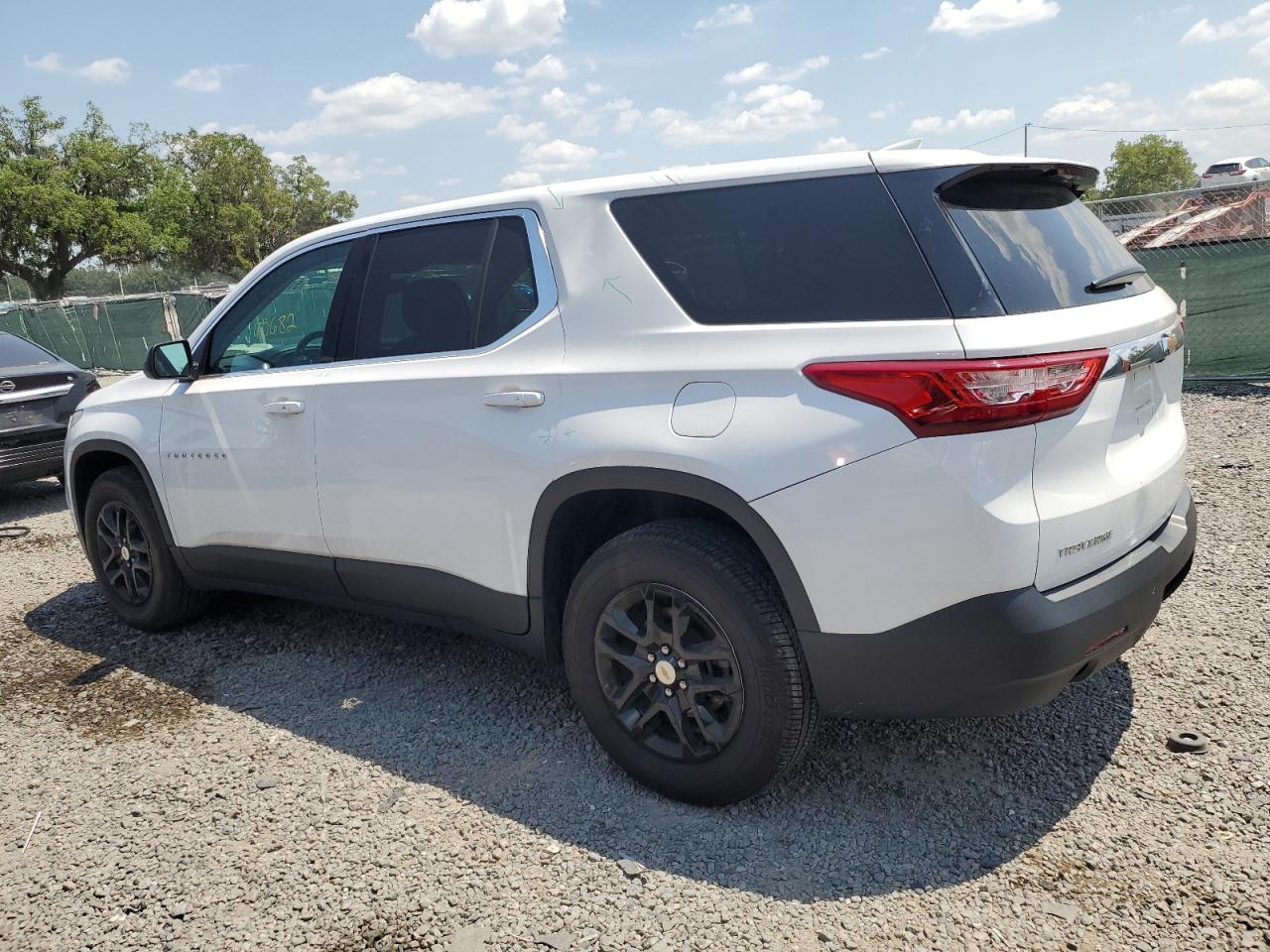 2021 Chevrolet Traverse Ls vin: 1GNERFKW7MJ123818