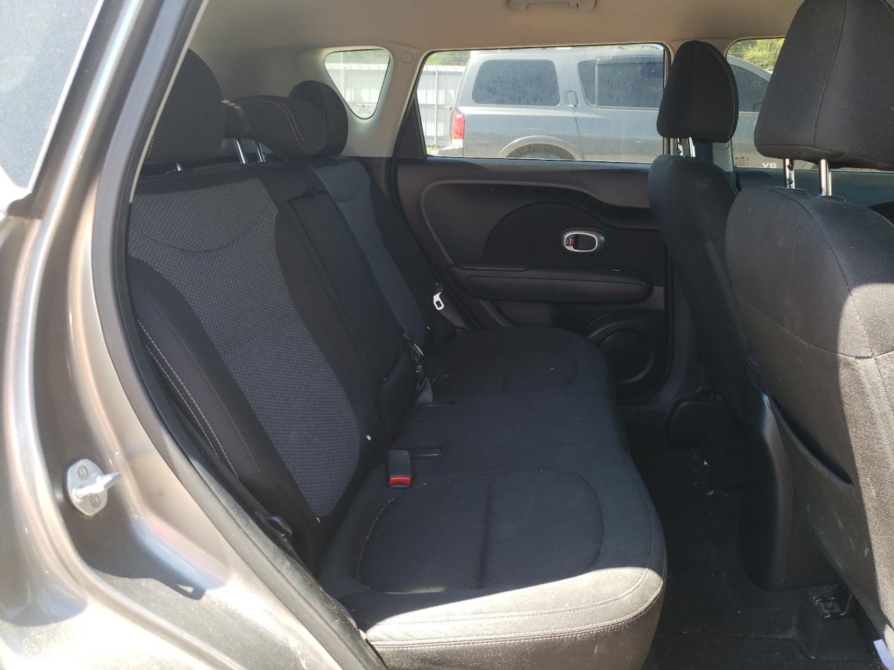 KNDJP3A58J7623418 2018 Kia Soul +