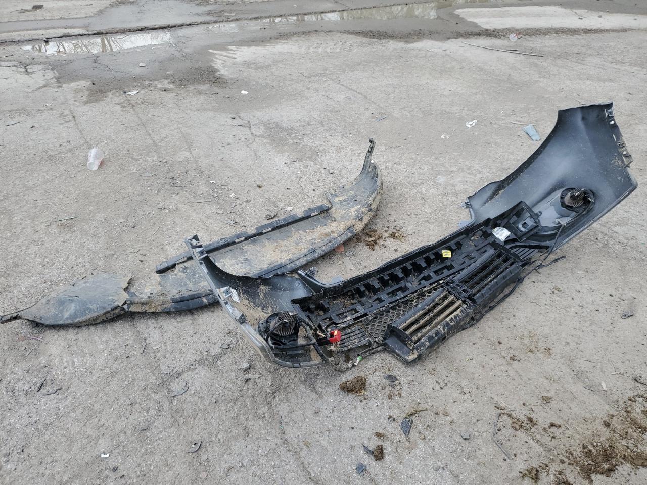 1C4PJLCB6KD143802 2019 Jeep Cherokee Latitude