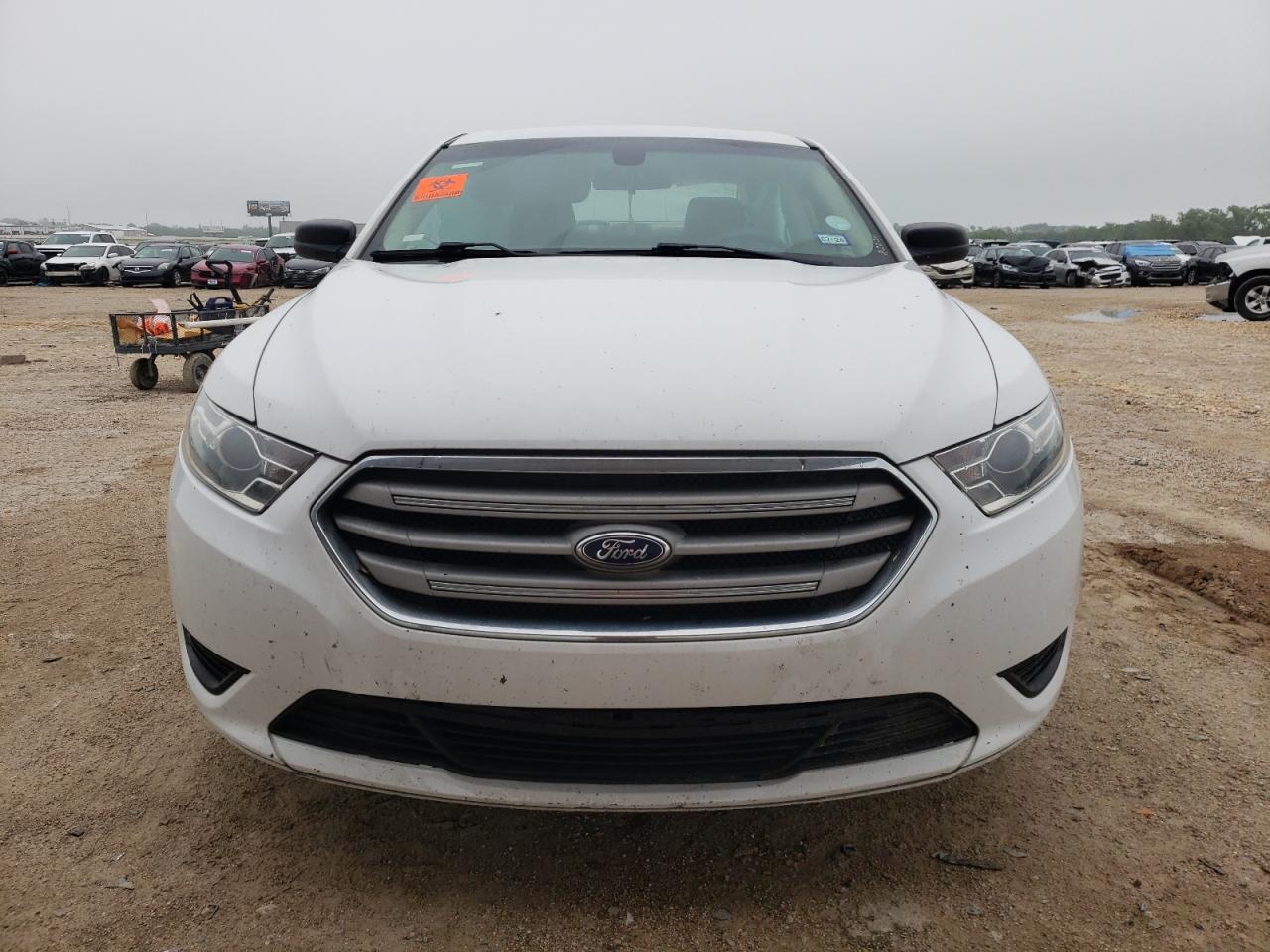 Lot #2517711105 2017 FORD TAURUS SE