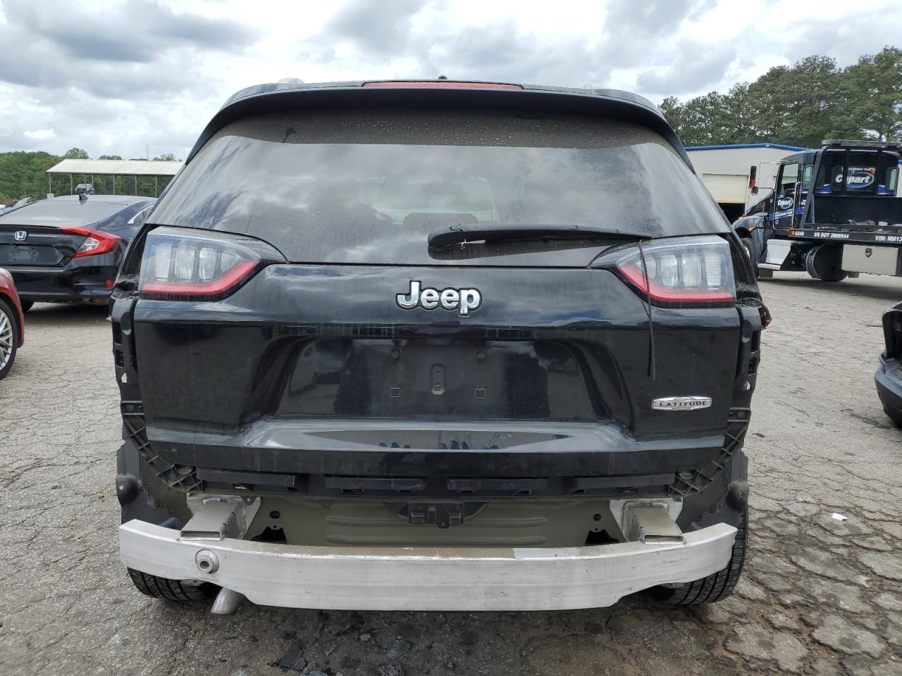 1C4PJLCB2KD265167 2019 Jeep Cherokee Latitude