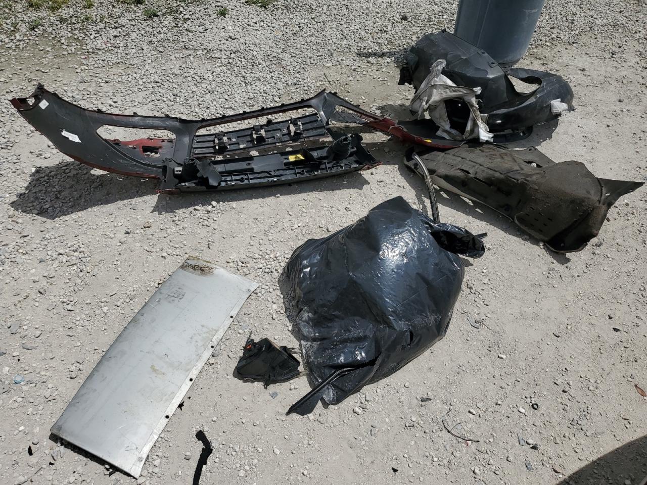 1FMCU0J97GUB33948 2016 Ford Escape Titanium