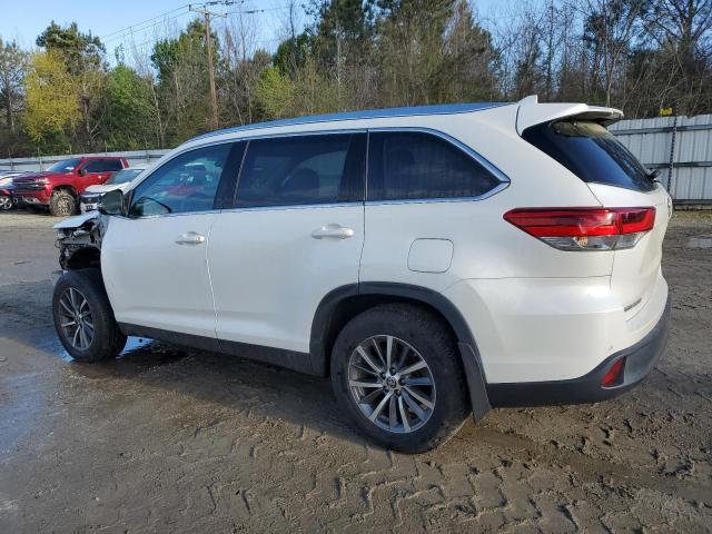 VIN 5TDJZRFH1KS626474 2019 Toyota Highlander, SE no.2